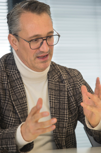 Managementadviseur AVMC in gesprek